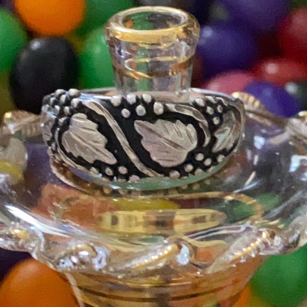 Vintage Sterling silver ring with leaves design